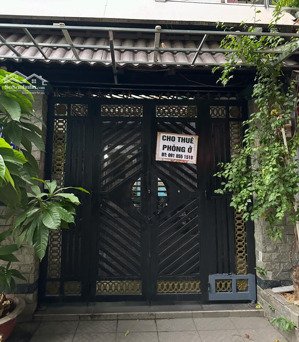cho thuê nhà nguyên căn 2 tầng hoặc tách lẻ từng tầng.