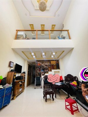 bán gấp nhà, gần mặt tiền, phạm văn bạch, tân bình, 4.2x15m, nhỉnh 5 tỷ