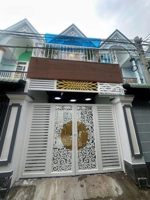 nhỉnh 1 tỷ có ngay nhà đẹp đường xe hơi-khu vực đông dân cư
