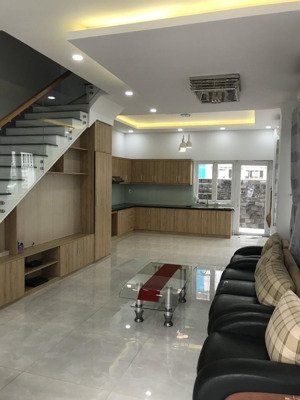 nhà phố mega ruby khang điền -khu compound an ninh bv 24/7 -đường ô tô tránh nhau - có hồ bơi, gym