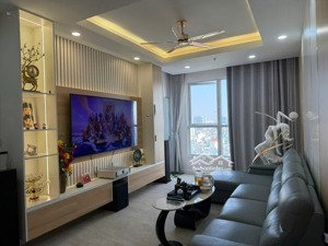 mình cần bán căn hộ 3pn sky center / tân bình - dt: 130m2 - giá bán: 8 tỷ - căn góc view thoáng