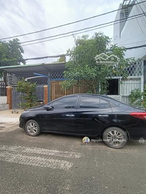 bán gấp nhà đẹp, 6 x 20m vuông vức, đường 6m thông thoáng, ô tô đậu đỗ ngày đêm