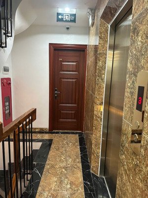 bán nhà hoàng quốc việt, toà chdv cho thuê 45m2*6t, 10pkk, thang máy pccc, gần học viện quốc phòng