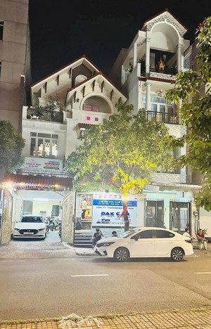 bán nhà mtkd đường lê thúc hoạch - dt : 8x20.5m - lửng 2 lầu còn mới - gía : 27 tỷ