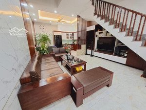 hiếm!phân lô phạm tuấn tài, ô tô tránh dừng đỗ vào nhà, dân trí cao, rất gần phố, ở sướng 60m*4t