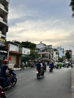 bán nhà mtkd vườn lài - dt : 4.2x23m - nhà cấp 4 đang cho thuê - gía : 13.5 tỷ tl