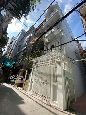 nhà đẹp nguyễn khánh toàn 50m2, lô góc, 2 mặt ngõ thông, kinh doanh, ôtô đỗ cửa, dân trí cao ở ngay