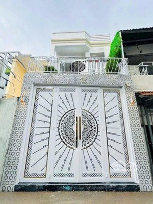 bán nhà mặt tiền hẻm xe hơi 1 trệt 1 lầu phun nội thất 36m2 công chứng sang tên.