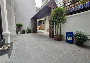 bán nhà phú thượng quận tây hồ _ ô tô vào nhà _ dt 81m, 3 tầng,mt 7,5m giá nhỉnh 12 tỷ