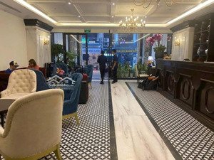 bán nhà mặt phố tây hồ, 210m2 mt 10m, lô góc, kinh doanh, gần hồ, phố rất ít nhà bán