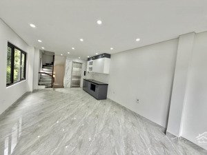 bán nhà việt hưng,lb dân xây,thang máy ngay big c long biên 42m 6tầng mặt tiền 4,8m chỉ nhỉnh 8tỷ