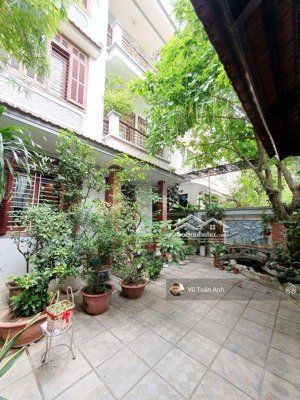 bán biệt thự víp - 3 thoáng - view công viên - vỉa hè - 3 oto tránh - nội thất tiền tỷ