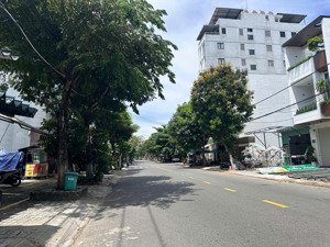 đáng mua ngay nhà mt đường hồ tùng mậu ngang 5,5m,chỉ cách biển 300m