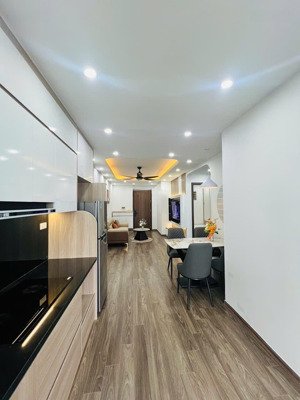 bán căn view hồ 67m2 tk 2pn,2 vs tại hh3 linh đàm, hoàng mai, hà nội. lh: 