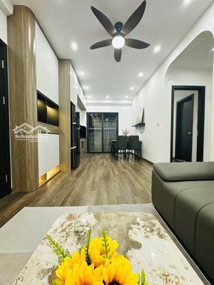 em cần bán căn 2ngủ,2vs tầng 6 hh1 linh đàm