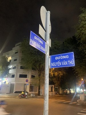 mặt tiền nguyễn văn thủ p. đa kao q1 diện tích 62m2 dân xây 4 tầng, ngang khủng 6m, sđcc 30.8tỷ