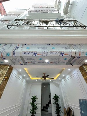 chính chủ tôi cần bán gấp nhà pháo đài láng dt từ 38/40m giá hợp lý nhà đẹp ở ngay 6 tầng thang máy