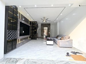 bán nhà đối diện aeon long biên lô góc 6 tầng thang máy, full nội thất, ô tô qua nhà chỉ hơn 8 tỷ