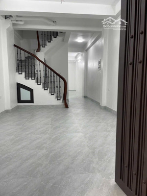 **chdv - trịnh văn bô - nam từ liêm ô tô tải đỗ cửa (gần cđ fpt, cđ đông á)