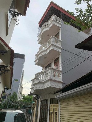 cho thuê nhà nguyên căn, ngõ xuân phương, đường ô tô 7 chỗ. giá 8tr/ tháng