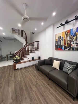 nhà đẹp - ô tô đỗ cửa - sân chơi rộng - hàng xóm biệt thự kđt văn khê