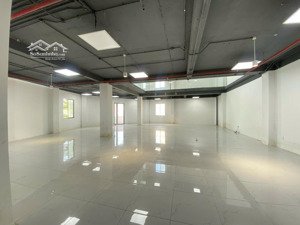 tòa nhà hơn 2,200m2 sàn 2 mt hoàng hữu nam, tp. thủ đức, dòng tiền 300 triệu/tháng giá 83 tỷ tl