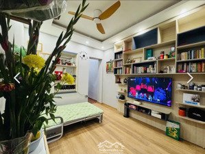 chính chủ cần bán căn hộ tập thể phố trung liệt - 50m ra mặt phố thái hà