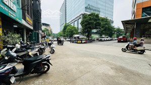 chính chủ bán nhà hoàng cầu dt 38m2, mt 4.7m, thông sàn, cách mặt phố 10m, gần hồ hoàng cầu