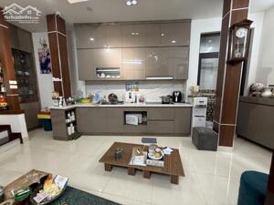 Bán nhà Láng Hạ gần phố cạnh khách sạn Fortuna nhà đẹp 2 thoáng 35m 6 tầng 10.5 tỷ ( có TL ) .