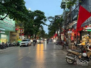 mặt đường chợ hàng mới. vị trí siêu đẹp đoạn giữa. kinh doanh buôn bán gì cũng được + dt 150m2