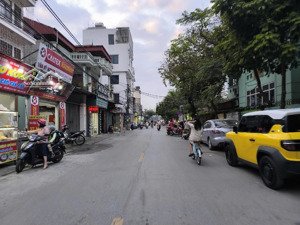 bán căn văn phòng kết hợp ở 2 thoáng đắc địa long biên