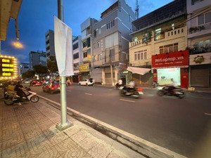 mbkd ở mặt tiền đường lớn q. phú nhuận - dtsd 40m2 lối đi riêng, wc riêng. thích hợp mọi ngành nghề