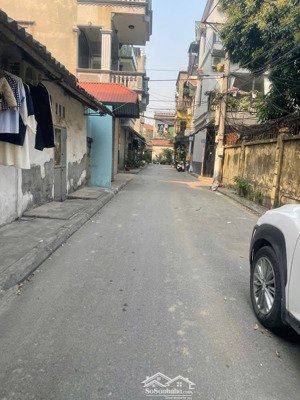 nhà c4 ngọc thuỵ ô tô tránh, dừng đỗ ngày đêm 50m2 giá 6,8 tỷ