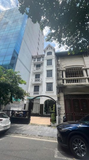 cho thuê mặt bằng mặt phố bùi thị xuân 5 tầng, mặt tiền: 8m sân trước rộng phù hợp spa, phòng khám