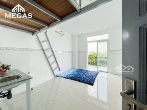 phòng studio ban công riêng nội thất cơ bản nằm ngay đỗ xuân hợp - xlhn - cầu rạch chiếc