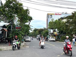 chào bán lô góc ngã tư - 3 mặt tiền số 197 phùng hưng - tô hiệu kẹp kiệt bê tông 5m