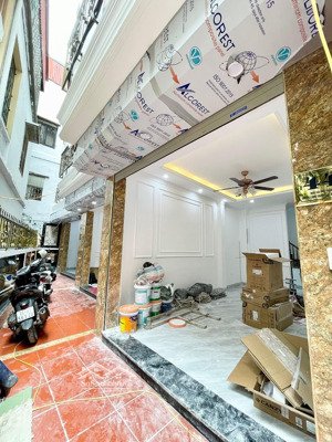 bán nhà riêng 35m2 xây mới 6 tầng có thang máy ngõ rộng 2m tại pháo đài láng giá 8,85 tỷ