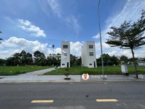đất gần chợ thông dụng, khu icon, có 2 lối thoát hiểm, sổ riêng, 377 dĩ an bình dương