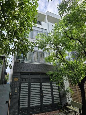 cần bán nhà mt đường nội bộ 12m ngang 4,5m dài 13 m; kdc bình hòa, p. bình lợi trung mới