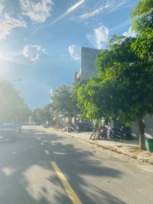 bán mặt tiền bùi trang chước thuộc khu đô thị sinh thái ven sông hòa xuân