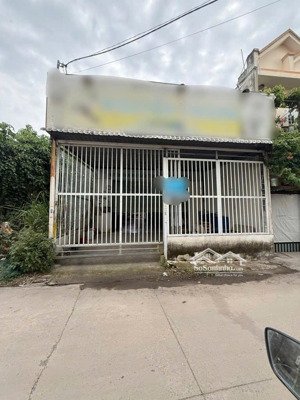 nhà xưởng đường hà huy giáp ,phường thạnh xuân, quận 12,
dt 246.3m2(6,7x28) hẻm 8m thông 9.2tỷ