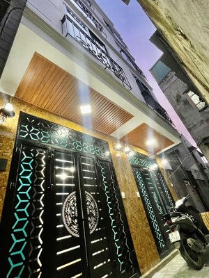 bán nhanh nhà 5t, 6 ngủ mới kính koong tt văn điển 62m2 mặt tiền 5.8m giá đầu tư chỉ 151tr/m2