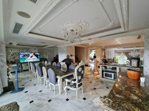 255tr/m2. ngõ 19 kim đồng, 145m2, 5t, thang máy, mt 12m, mặt đường phân lô, ô tô dừng đỗ giá 37tỷ