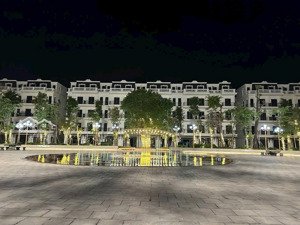 bán liền kề đẹp tại đông dương residence, giá 123 triệu / m2 view vườn hoa.