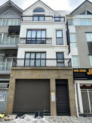 chính chủ cho thuê nhà liền kề a10 nam trung yên - 80m2 x 4 tầng, phía trước vườn hoa, giá 42tr