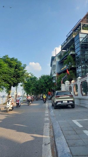 siêu phẩm mặt phố yên phụ view hồ tây thang máy vỉa hè rộng