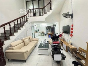 nhà đẹp mỹ đình 4,5 tầng 42m full nội thất, gần ô tô, hơn 9 tỷ