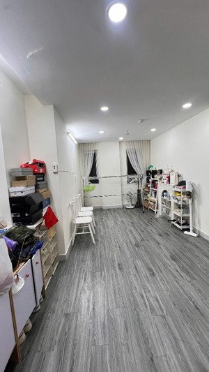 cho thuê căn hộ b2 trường sa, gần cầu thị nghè, 2 pn, 2 wc. nhà trống, 14tr/tháng.