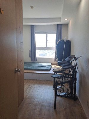 bán gấp chung cư âu cơ tower, 2 phòng ngủ sổ hồng đầy đủ giá 2 tỷ 750. lh: 