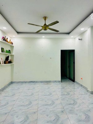 nhà đẹp quận 9, ngay lê văn việt thuận tiện di chuyển